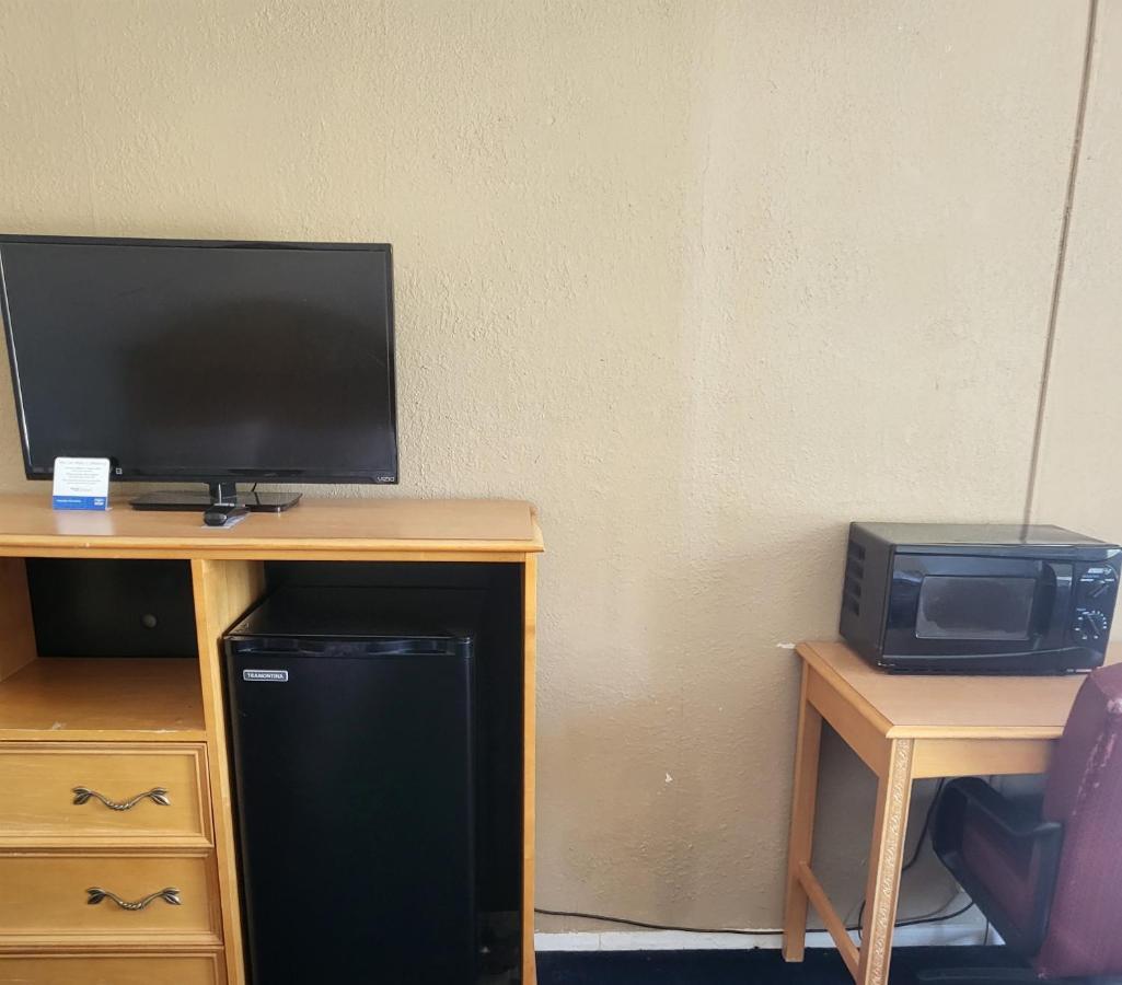 Rodeway Inn Brazil エクステリア 写真