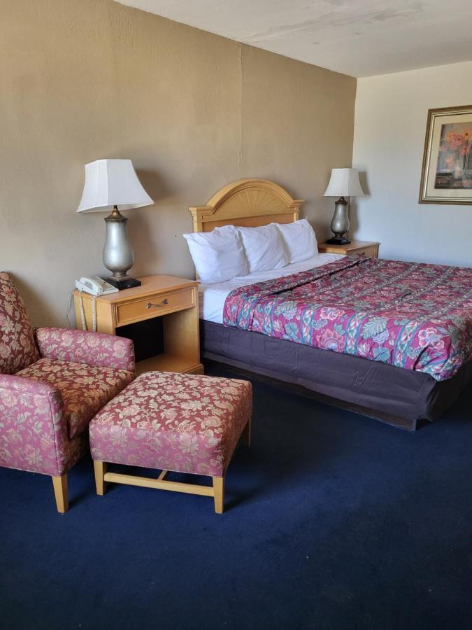 Rodeway Inn Brazil エクステリア 写真
