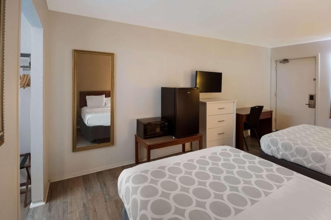 Rodeway Inn Brazil エクステリア 写真